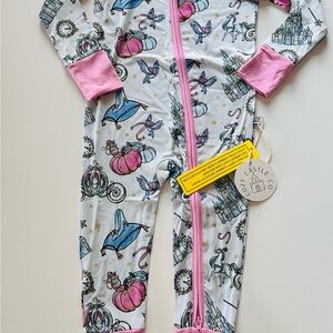 NWT Cozy Castle bamboo Zippy size 12/18 months super cute